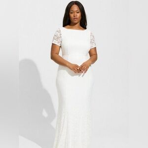 Torrid Size 18 - Ivory Lace Short Sleeve Wedding Dress NWT Fit & Flair